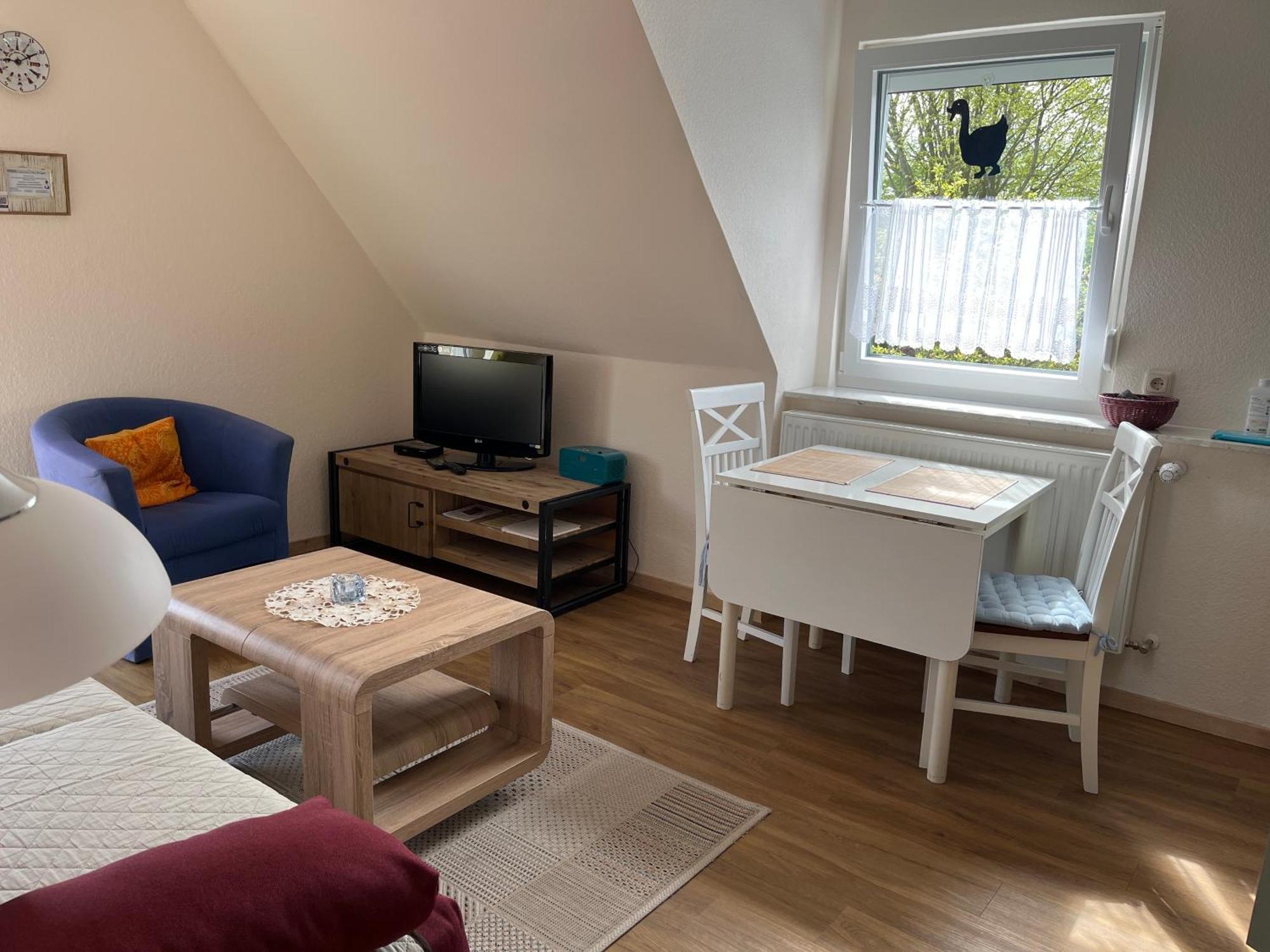Wohnung 2 Mit Balkon- Haus Annegrete Esens Exteriör bild