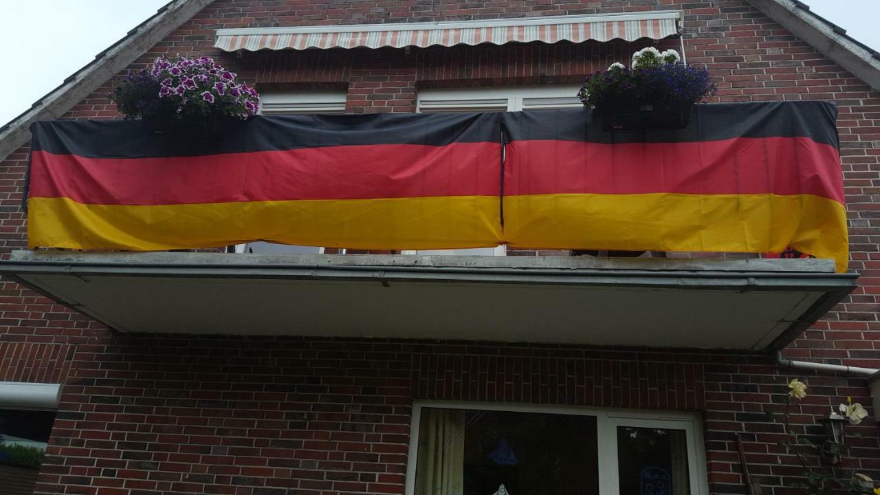 Wohnung 2 Mit Balkon- Haus Annegrete Esens Exteriör bild